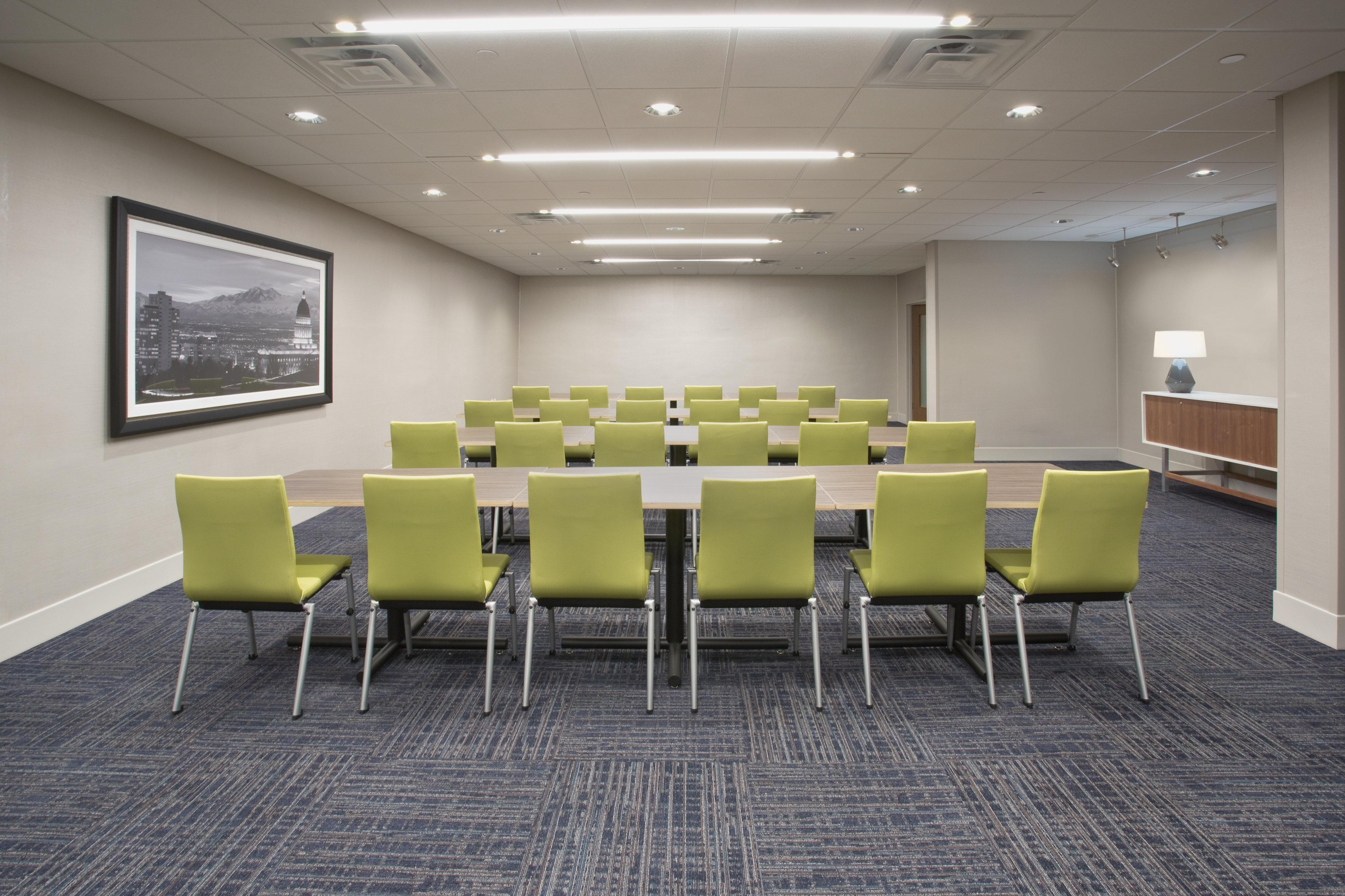 Holiday Inn Express & Suites - Redding By Ihg Ngoại thất bức ảnh