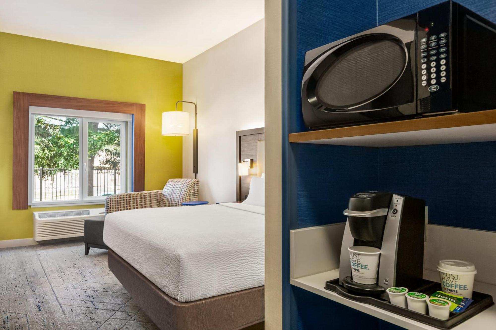 Holiday Inn Express & Suites - Redding By Ihg Ngoại thất bức ảnh