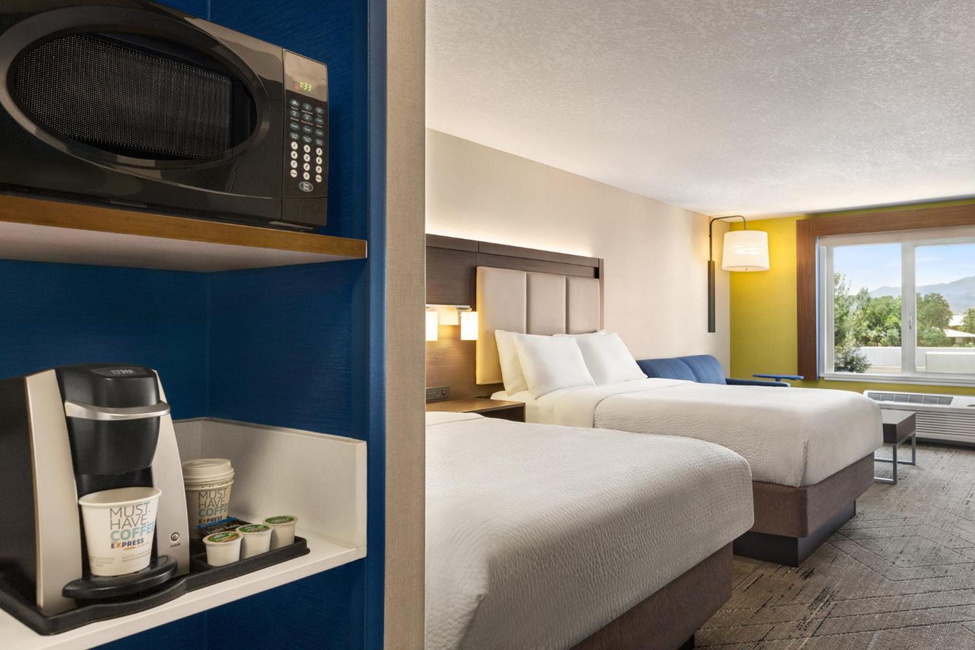 Holiday Inn Express & Suites - Redding By Ihg Ngoại thất bức ảnh