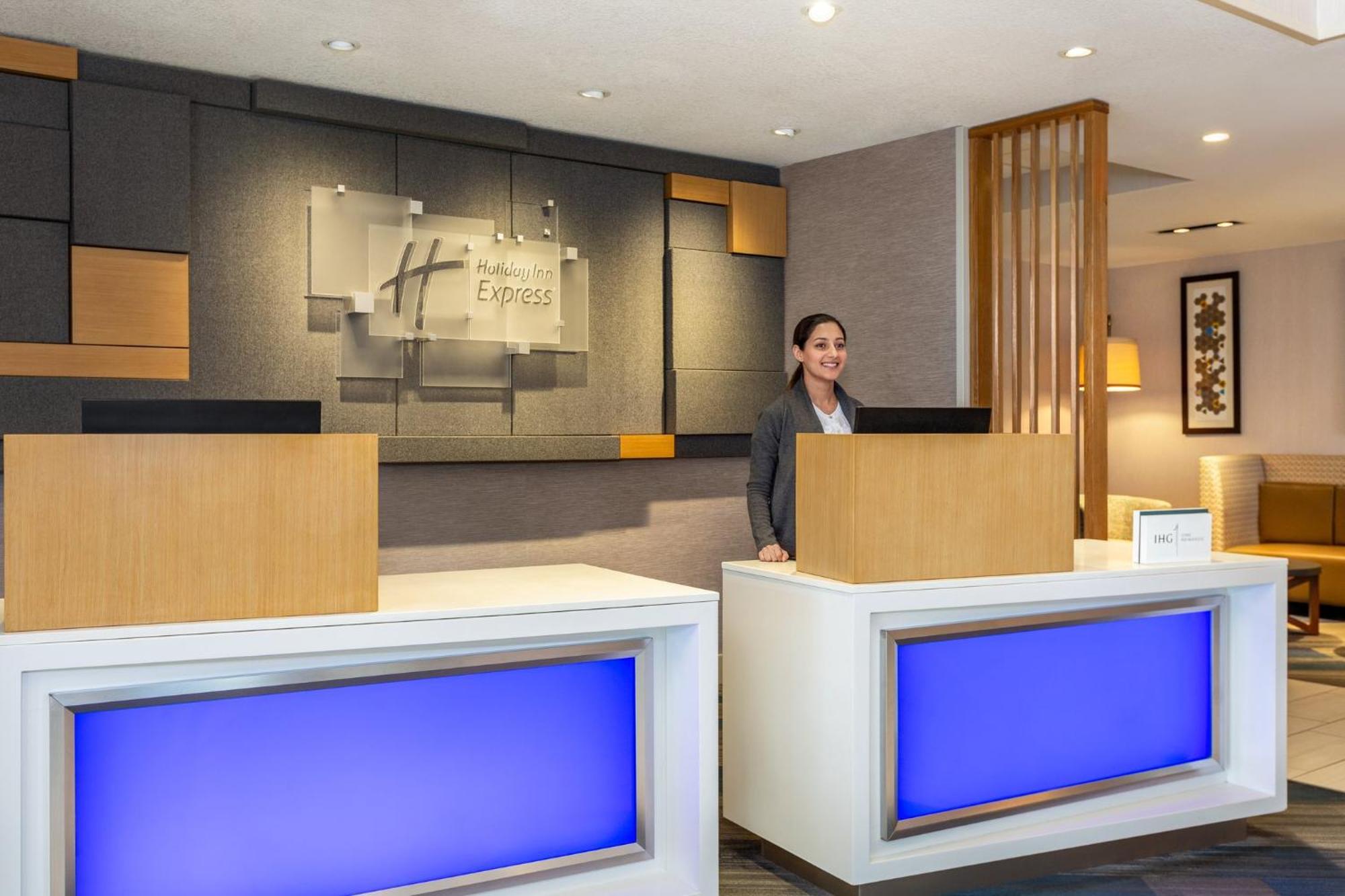 Holiday Inn Express & Suites - Redding By Ihg Ngoại thất bức ảnh